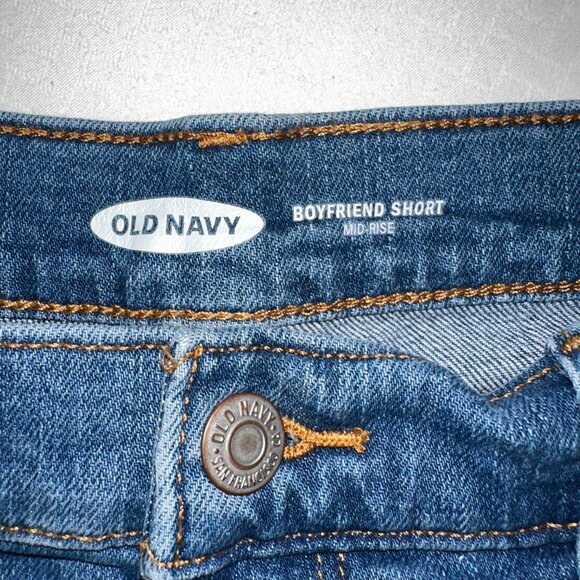 Old Navy Women’s Size 10 Mid Rise Boyfriend Denim Shorts Distressed Frayed-151 - Picture 4 of 6